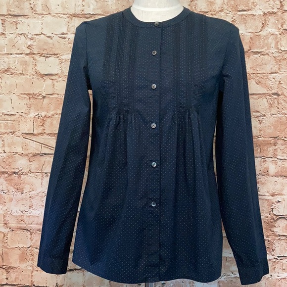 Calvin Klein Tops - Like new Calvin Klein button down top